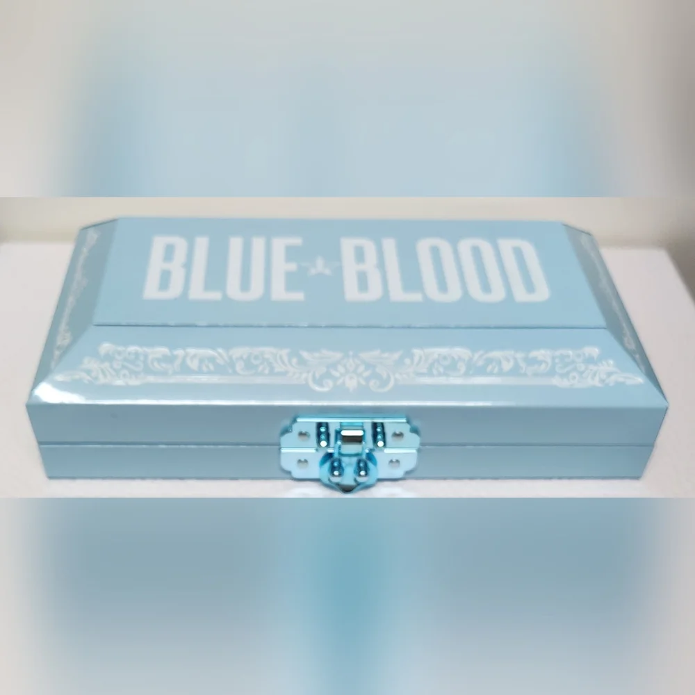 JEFFREE STAR COSMETICS Blue Blood ARTISTRY Pallette 18 Eyeshadows NWT
